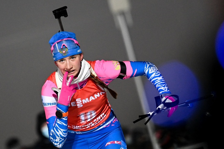 Женская сборная России выиграла эстафету на этапе Кубка мира по биатлону в Антхольце