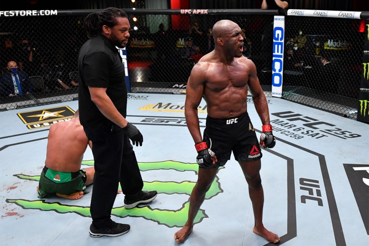 Камару Усман нокаутировал Гилберта Бернса на турнире UFC 258, видео