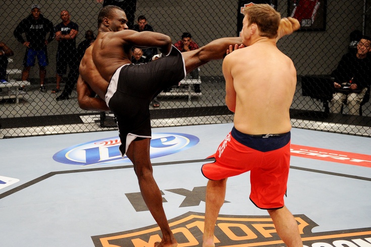 Юрайя Холл нокаутировал Адама Селлу на реалити-шоу UFC The Ultimate Fighter 17, видео